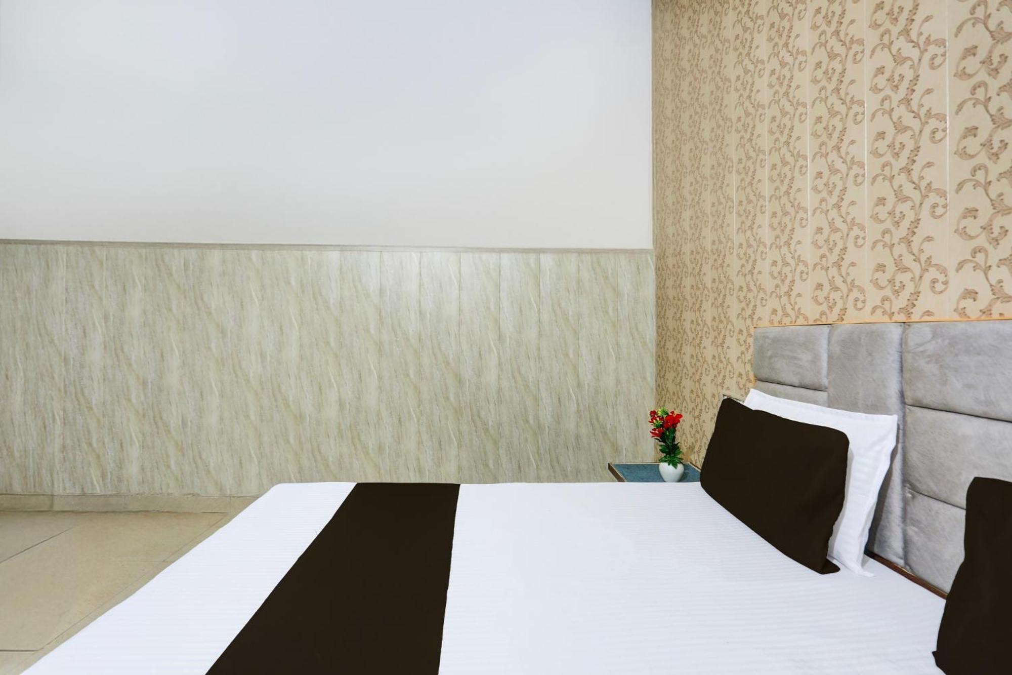 Hotel O Vk Palace